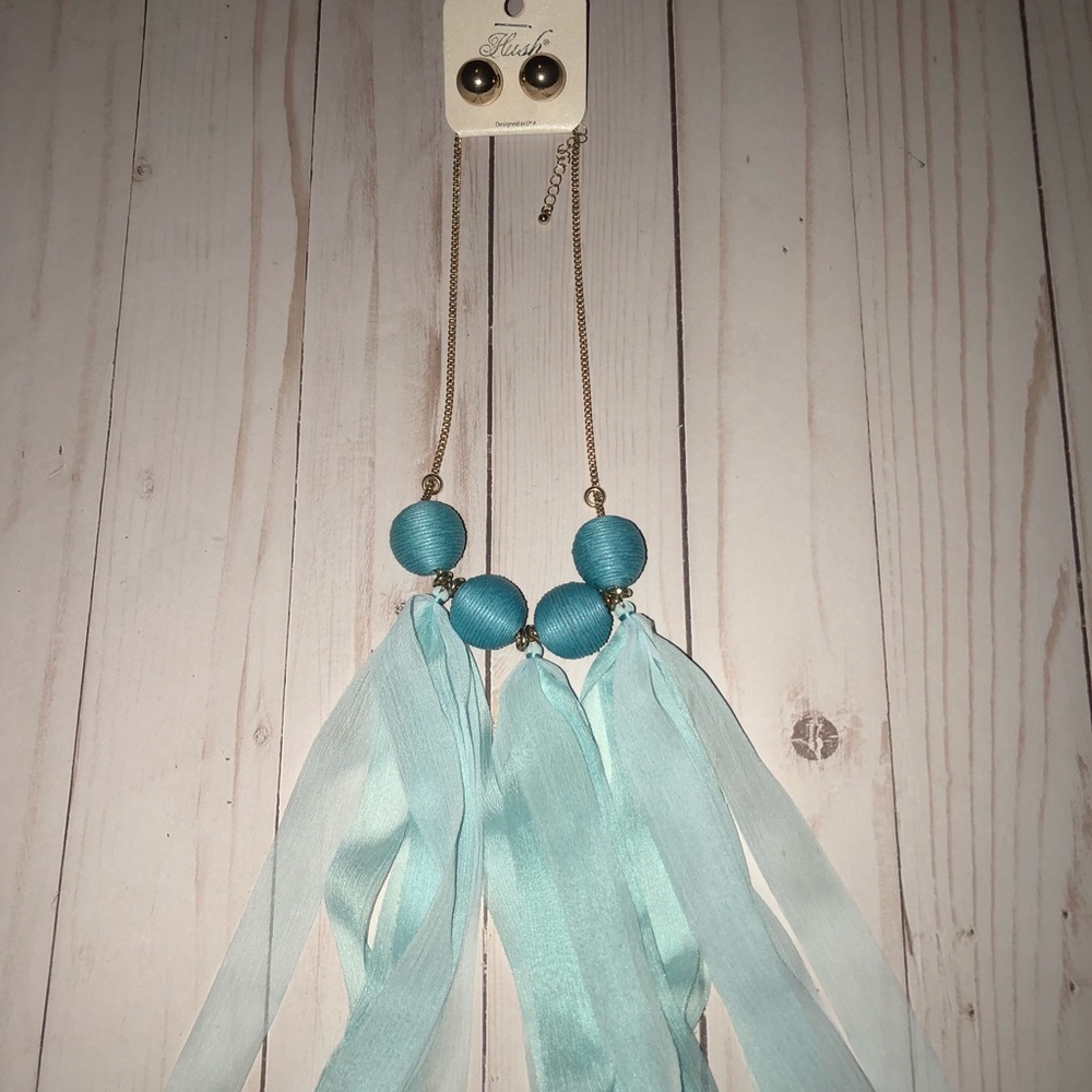 TRENDY.. BOLD 2 piece jewelry set. Never worn